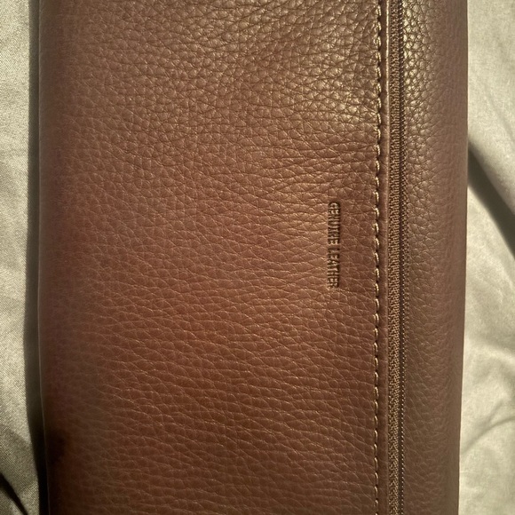 Fossil Brown Leather Wallet with Elegant Wave Design - Picture 9 of 10